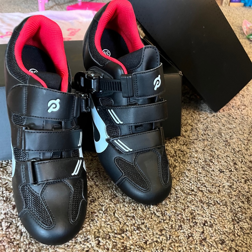 Like New size 39/8 Peloton Shoes